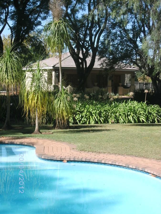 Farmhouse Lodge Newcastle Exterior photo